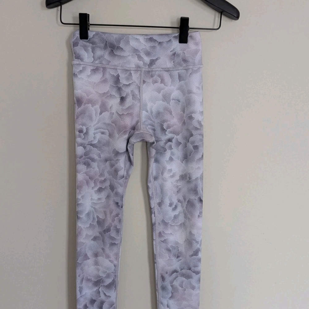 Athleta Kids Leggings in Gray Floral Size 6/7